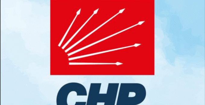 CHP’de 8 ilçe başkanı görevden alındı