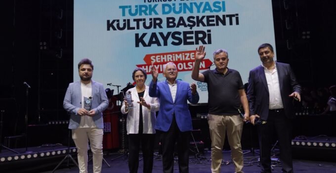 Dadaloğlu Şenlikleri’nde konuşan Başkan Büyükkılıç: Sizler bizim olmazsa olmazımızsınız