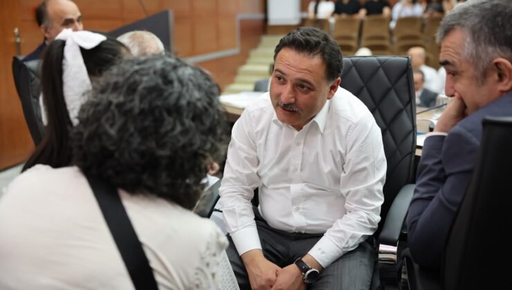 Vali Gökmen Çiçek, halk buluşmasında vatandaşların talep ve önerilerini dinledi