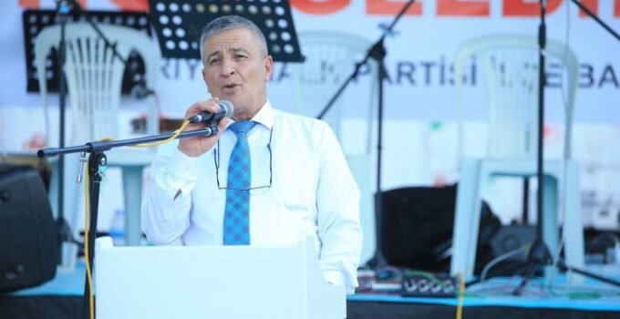 Akkışla’nın CHP’li Belediye Başkanı Mustafa Dursun, partisinden istifa etti