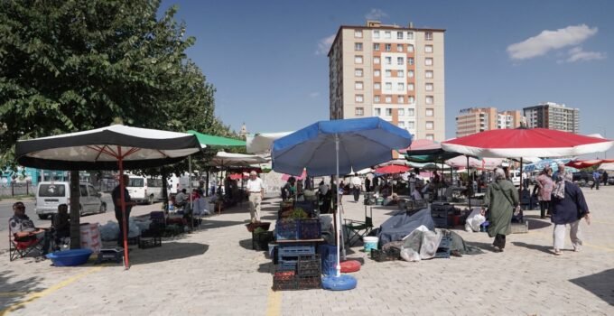 Melikgazi’de üretici pazarları vatandaşları organik ürünlerle buluşturuyor